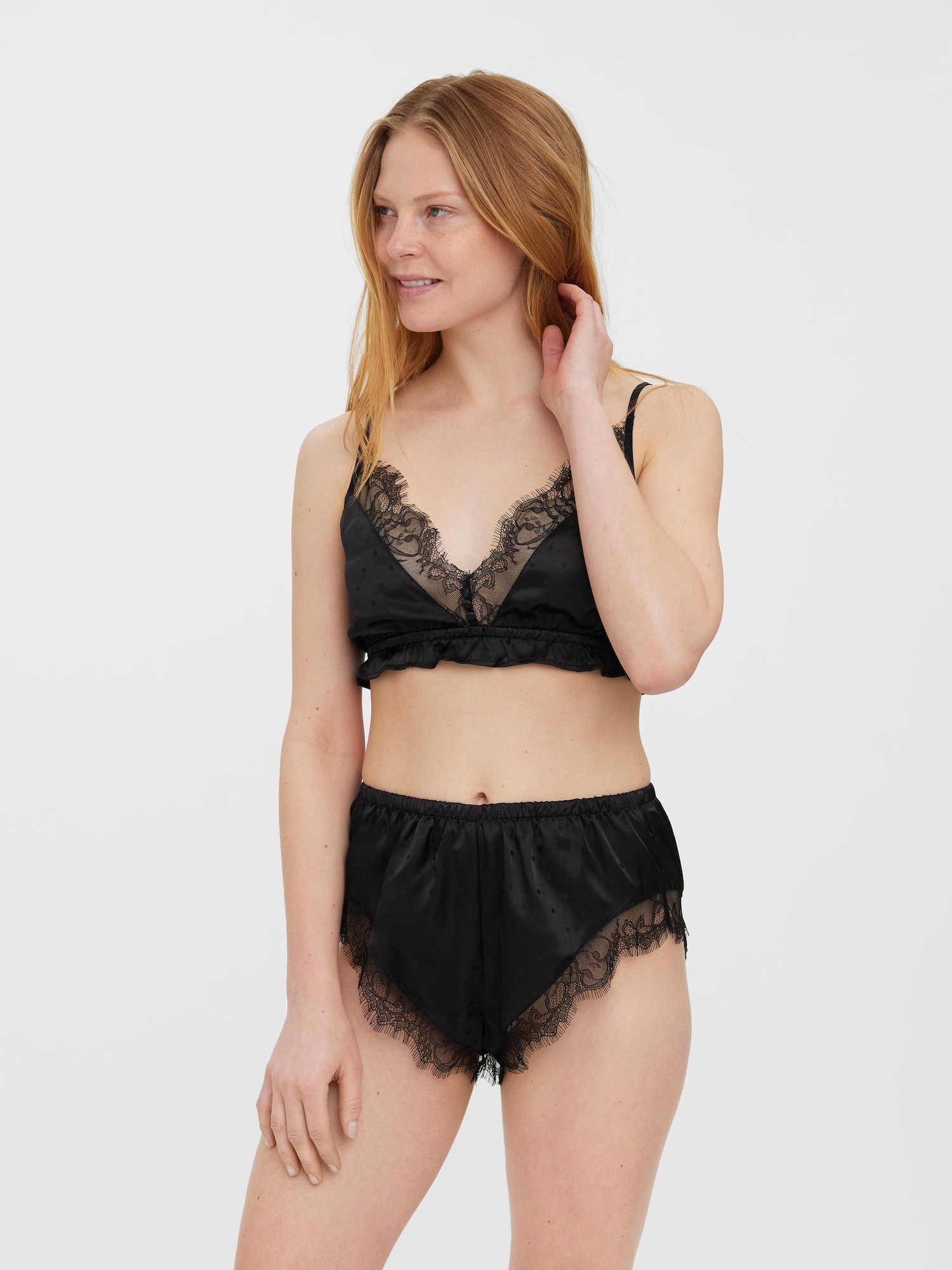 VERO MODA Kratke hlače za spanje 'ANNELI'  črna
